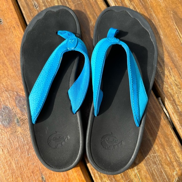 Olukai flip flops Women’s size 7 - Picture 1 of 3